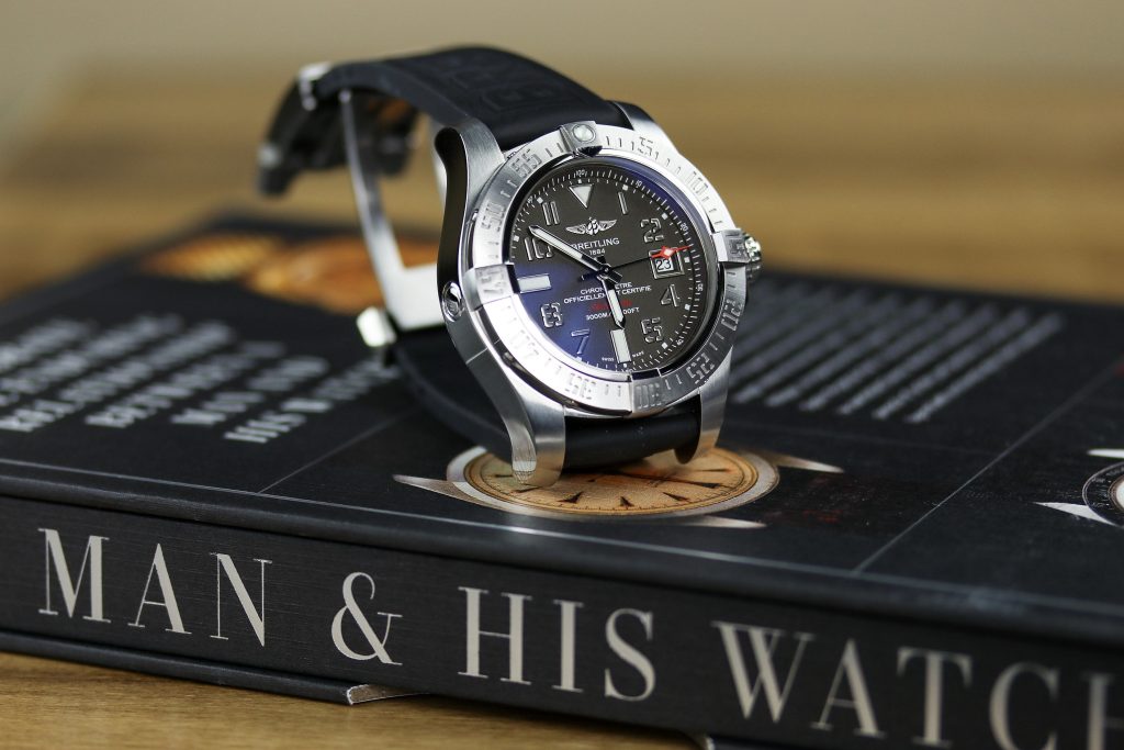 Breitling Avenger Replica Review – Best Swiss 1:1 Super Clone Models 2025